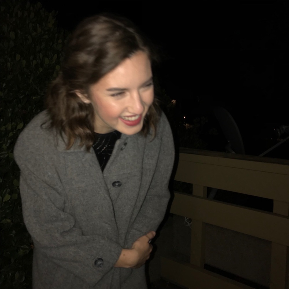 Meet your Posher, Larissa